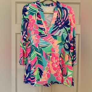 Lilly Pulitzer UPF 50 Vero Tunic in Exotic Garden Size Medium